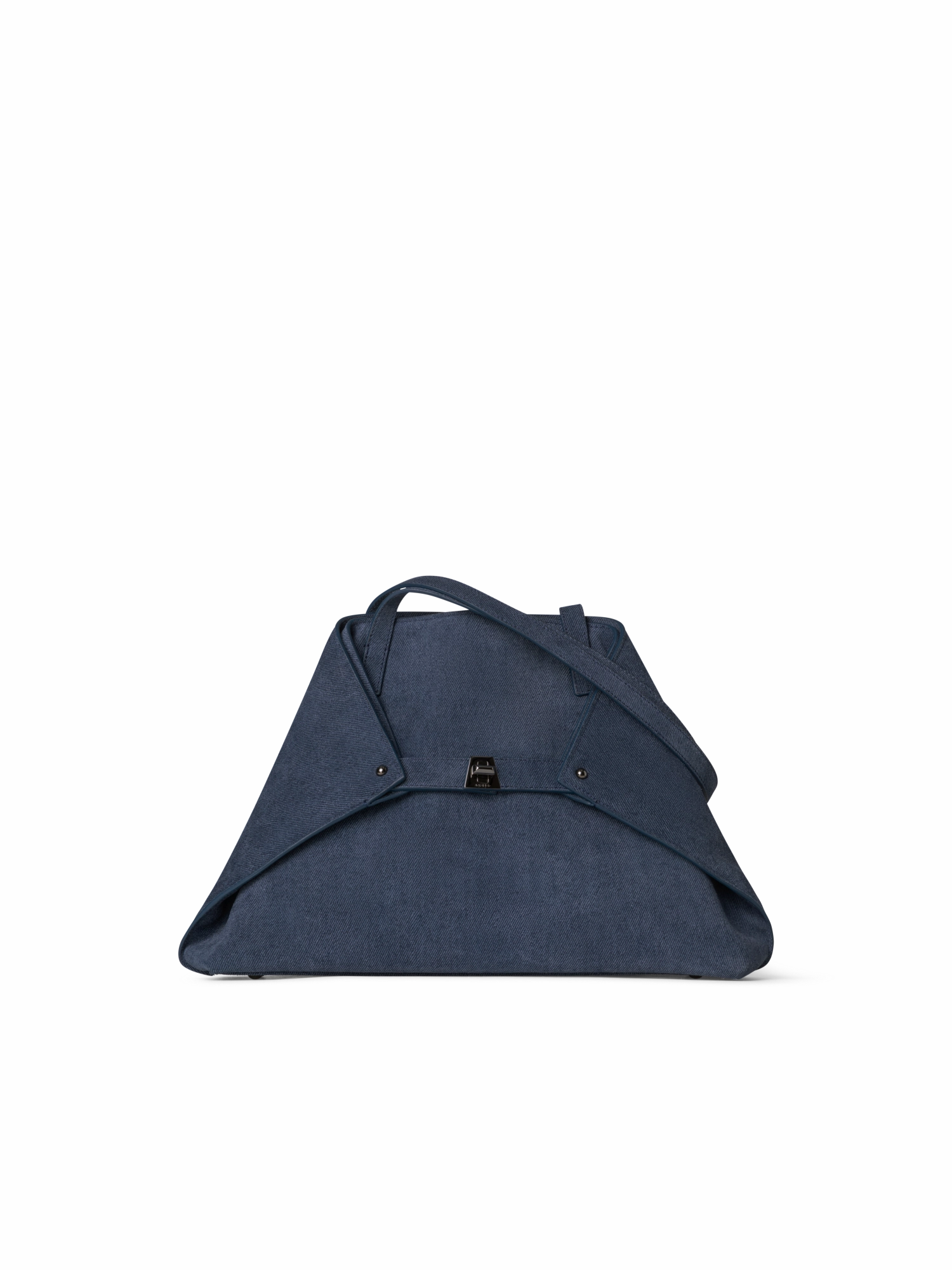 Daytime use Ai Small Shoulder Tote