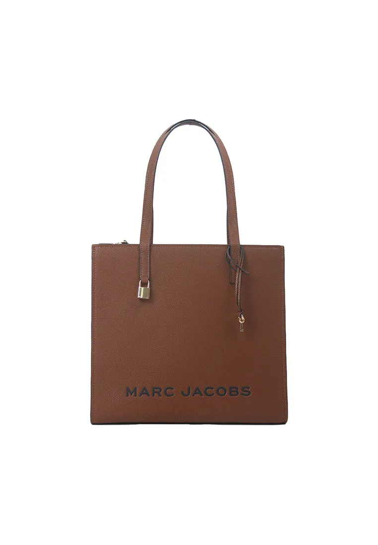 Chic design complements both casual and more formal looks Flexible Storage Marc Jacobs The Grind Tote Bag In Cognac 4R4HTT067H01