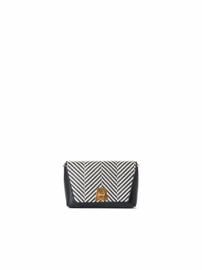 Minimalist Modern Outfit Weekend City Trip Anouk Small Day Bag