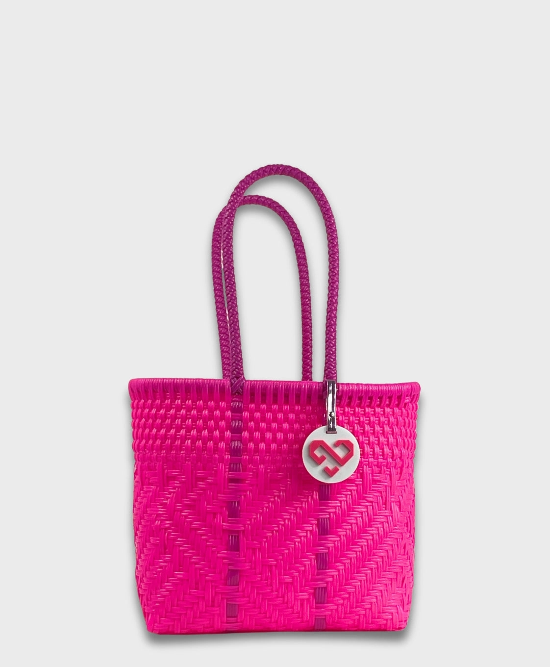 Maria Victoria | Glimmer Magenta Tote | Upcycled, Handwoven Outdoor Leisure