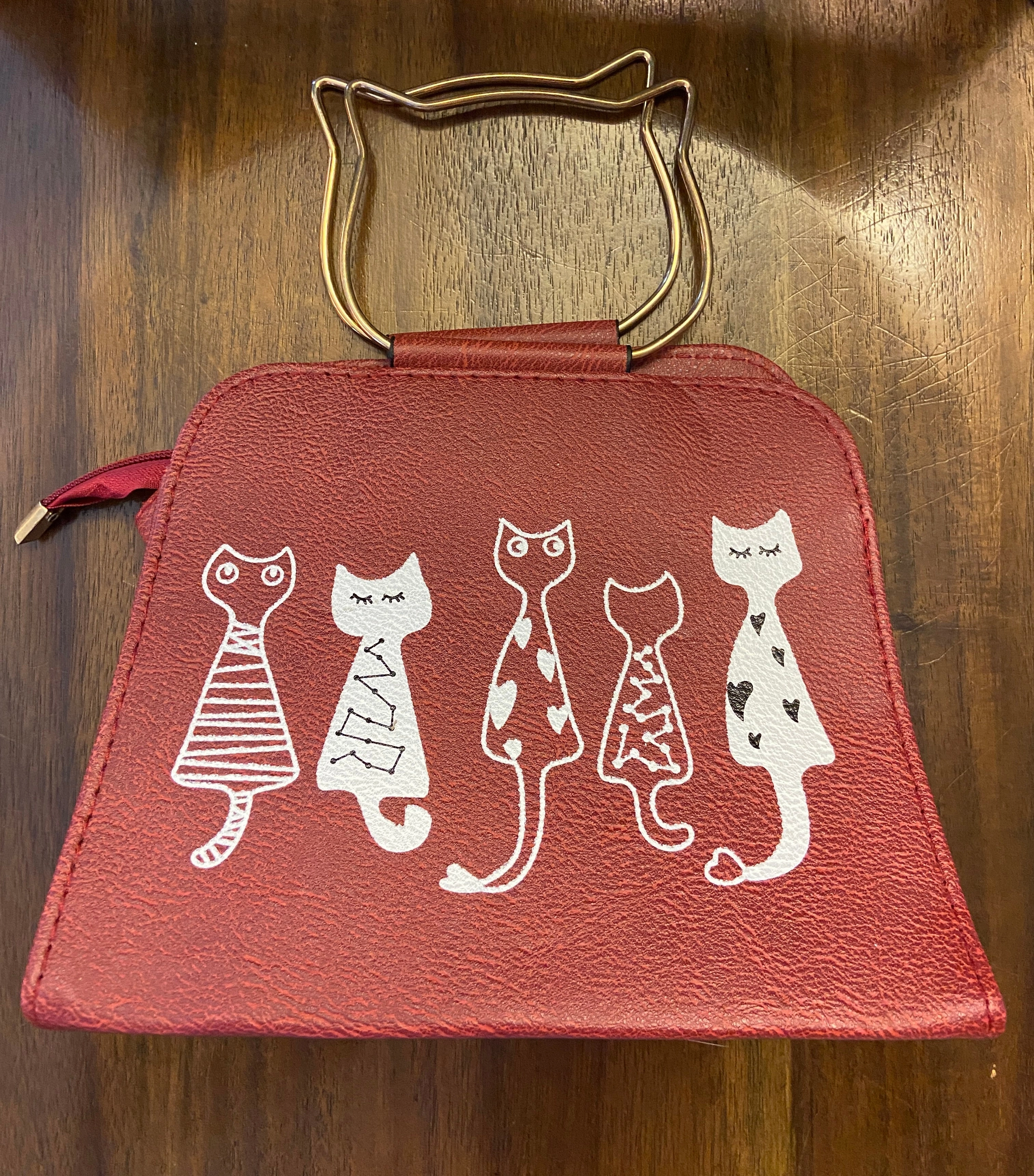 Cat Purse - Sitting Kitties with Cat Shaped Gold Handle Handbag Practical Choice