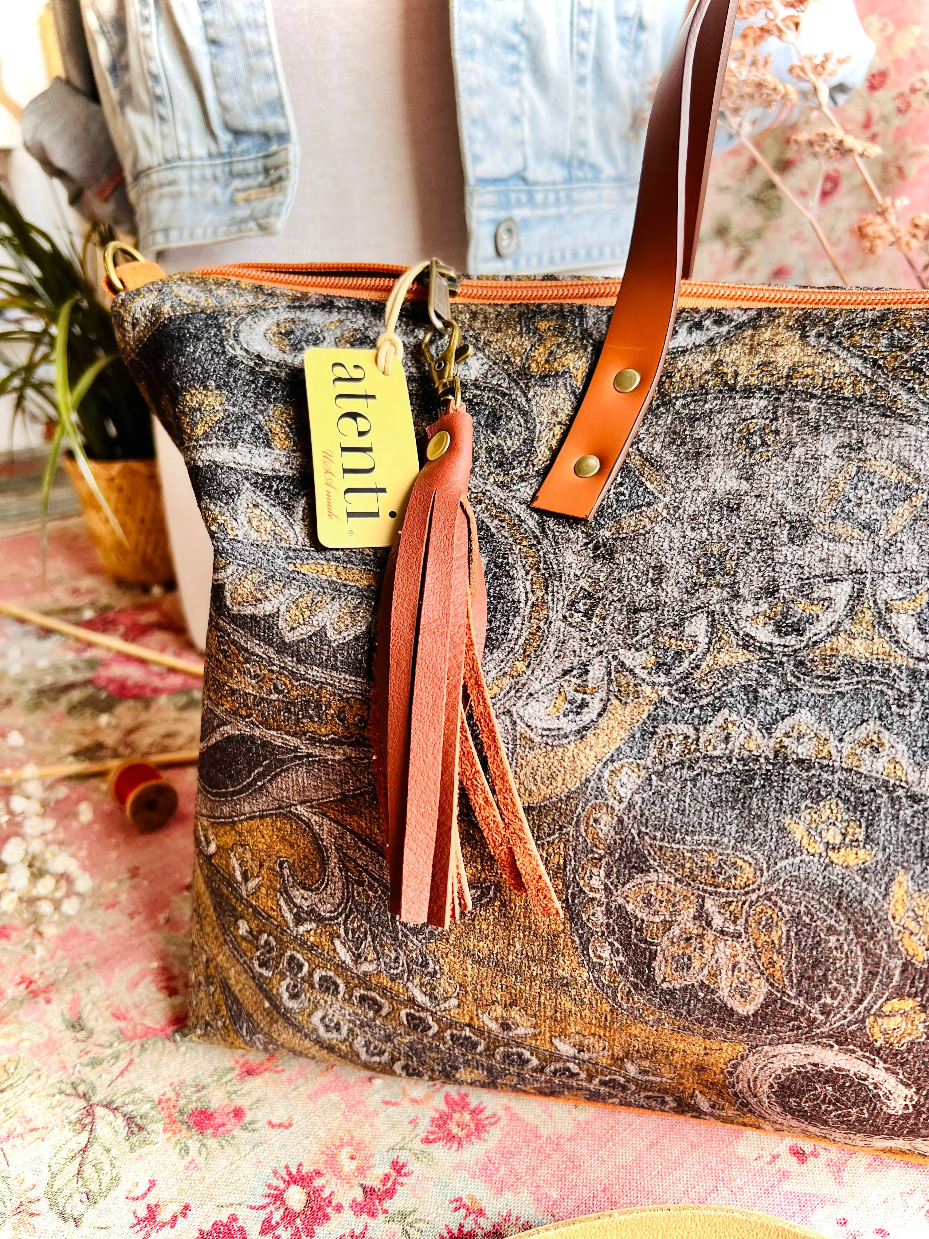 Elegant Outfit Chester Buddy Bag