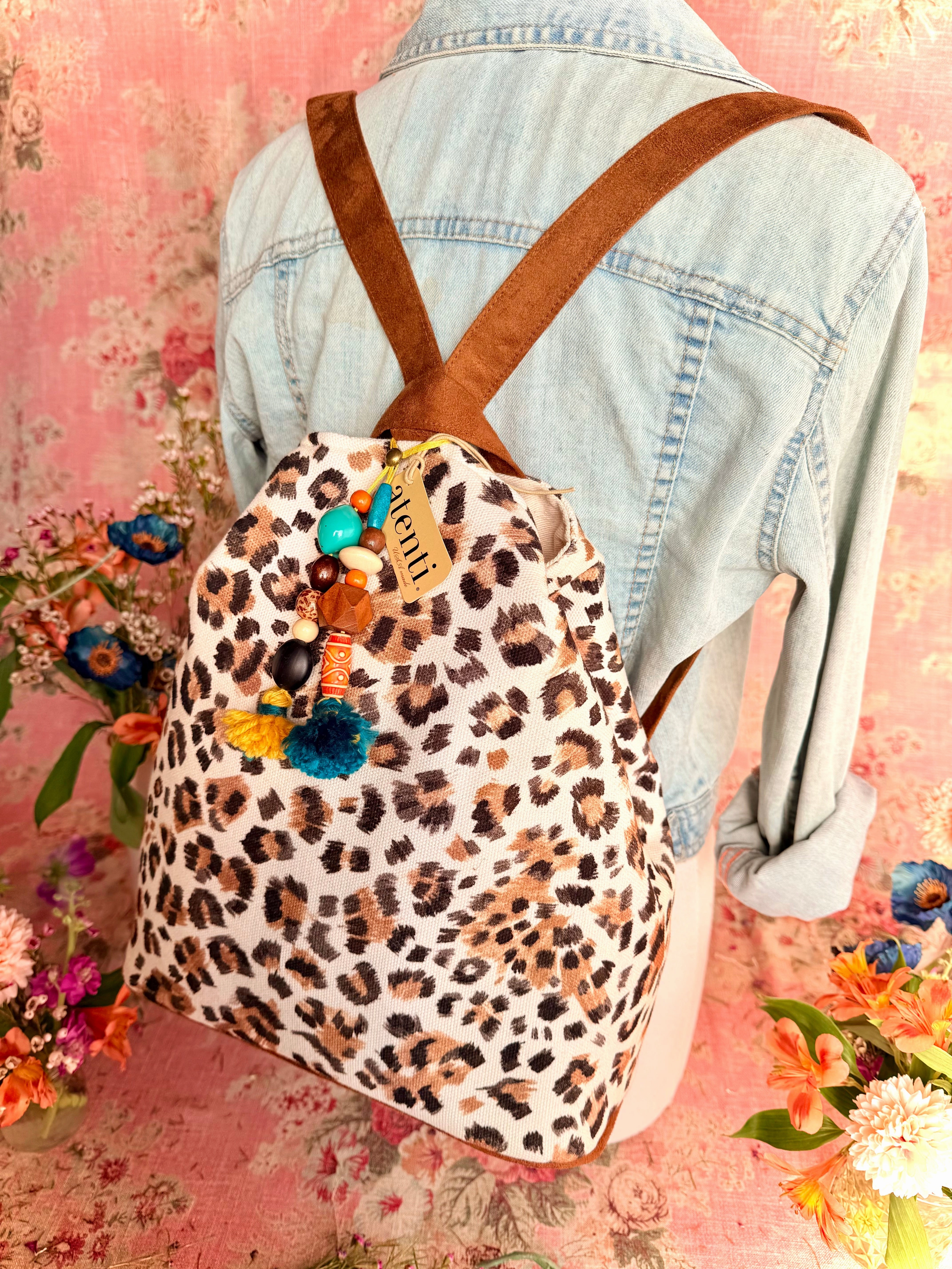 Work Essential Kitty Backsac