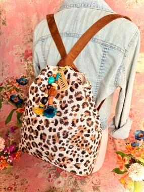 Work Essential Kitty Backsac