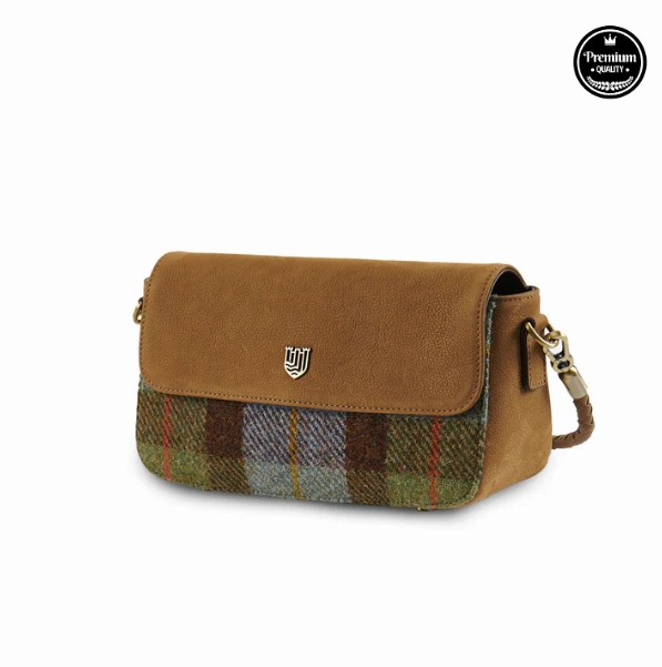 Islander? The Caithness Clutch Chic Appearance Trendy Look