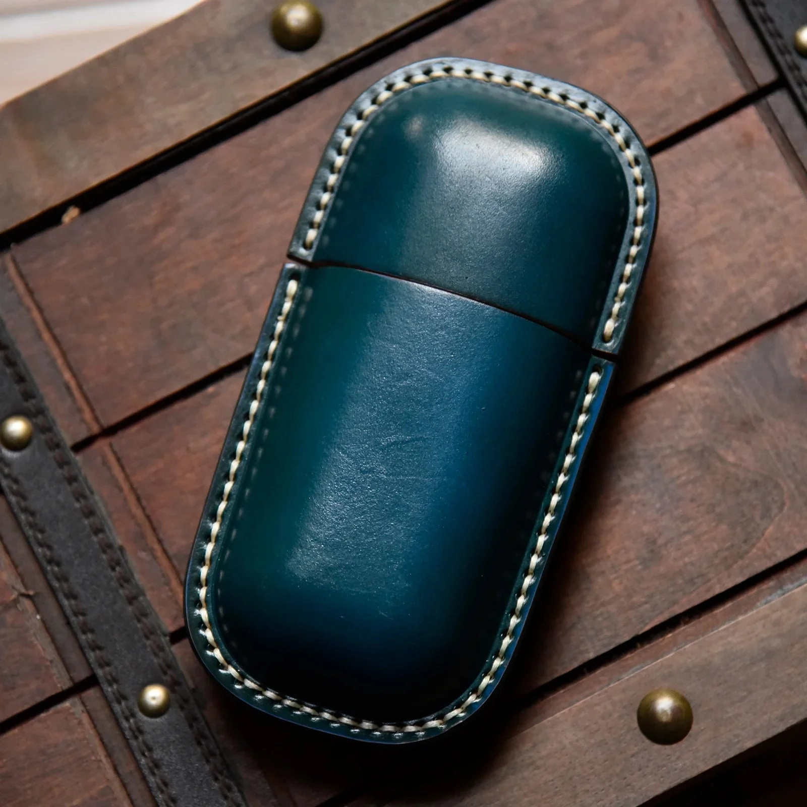 Portable Utility Everyday Organizer Handmade Leather Glasses Case, Glass Display Case, Vintage Hard Shell Eyewear Storage for Men & Women | Sunglasses, Prescription Glasses