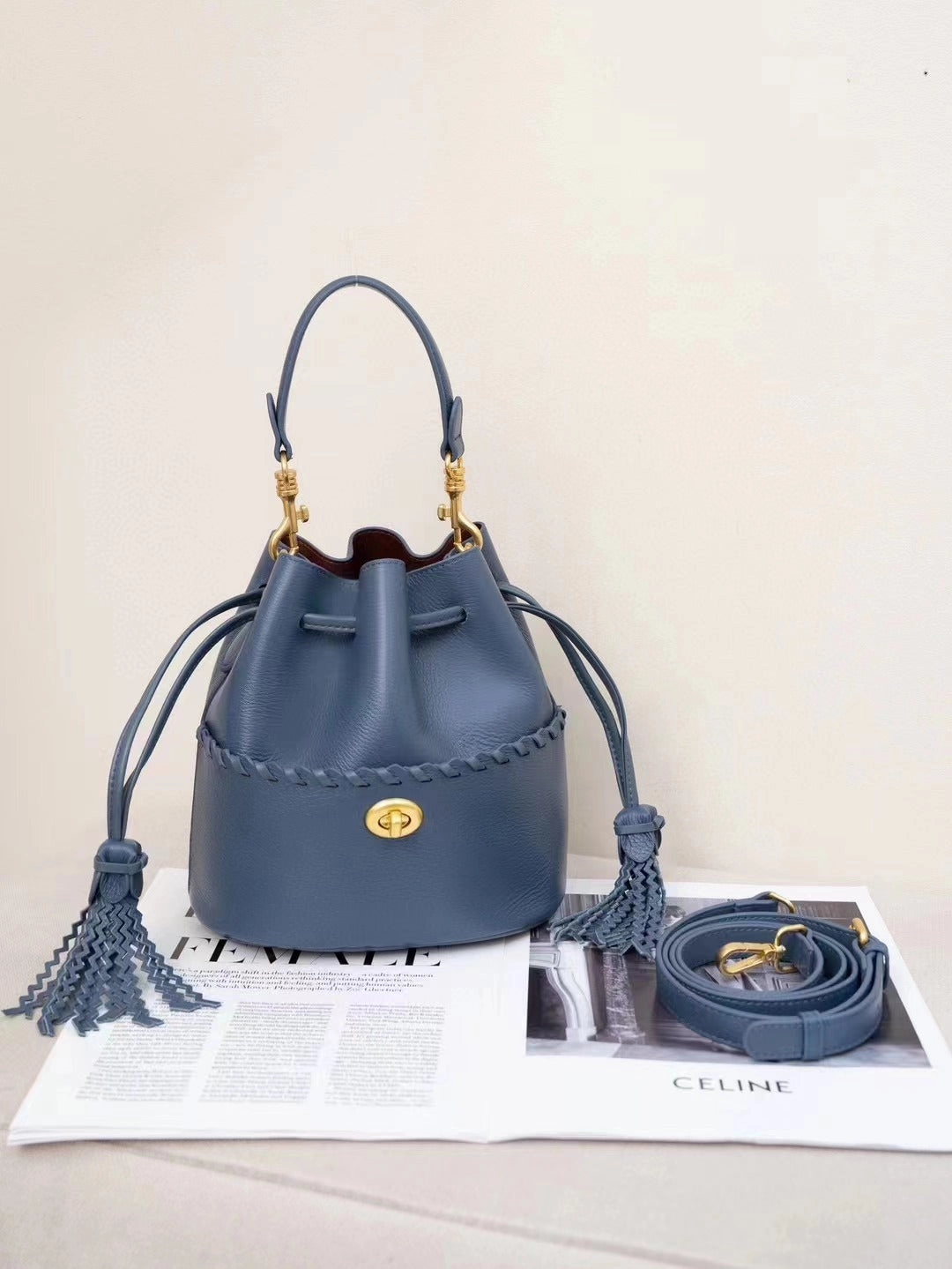 Compact Comfort Bold Simplicity Women??s Leather Bucket Bag ?C Hand-Stitched Minimalist Design