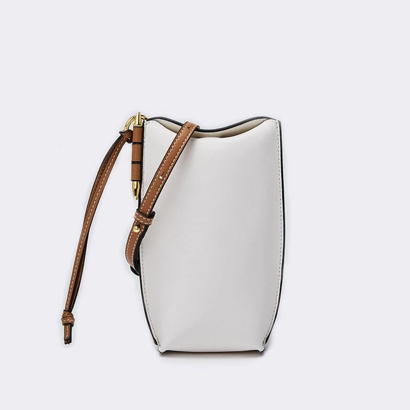 Briselle | Leather Crossbody Bag ?C Elegant Simplicity & Modern Charm Elegant and understated design complements all outfits