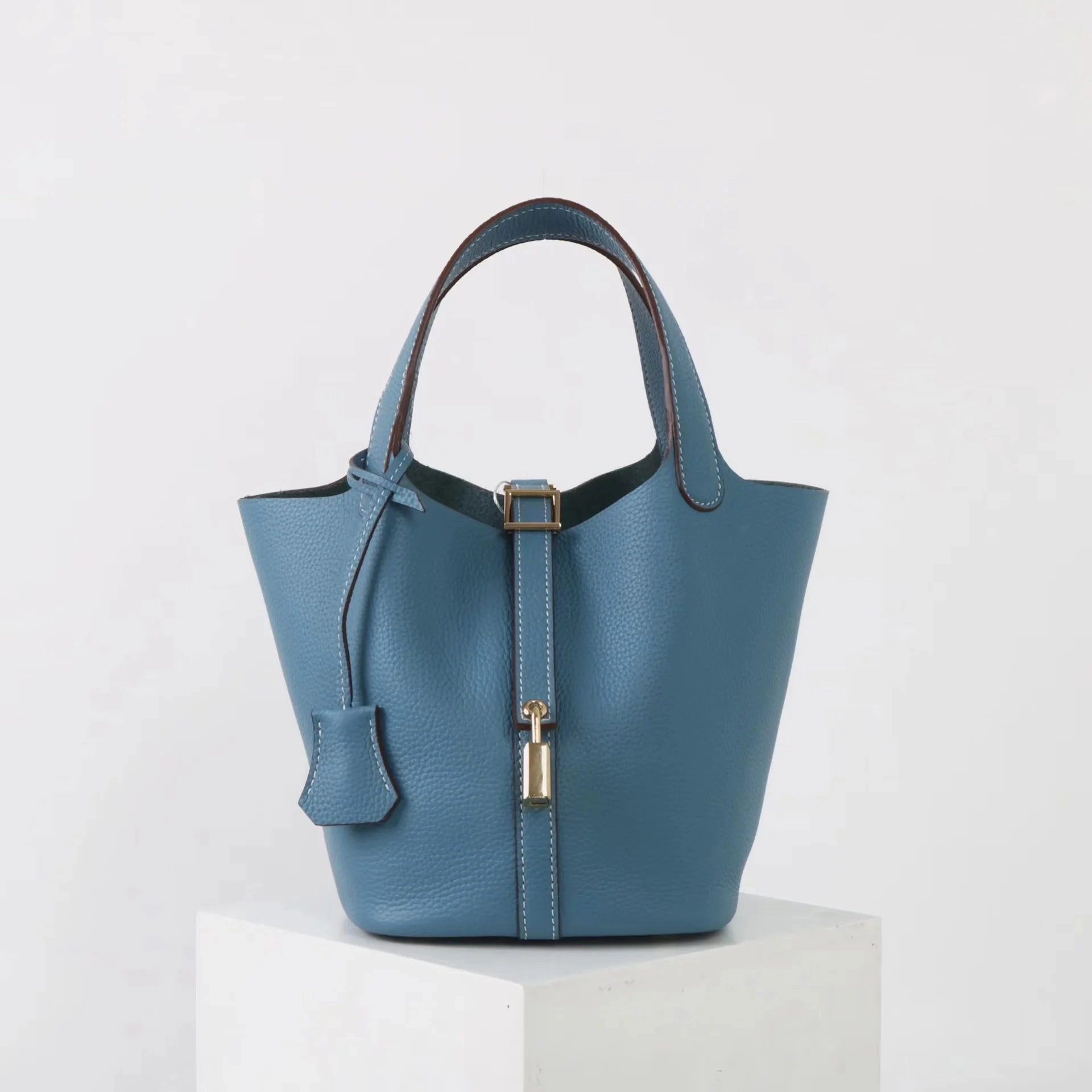 Casual Function Elaris | Luxe Taupe Leather Bucket Bag ?C Timeless & Elegant