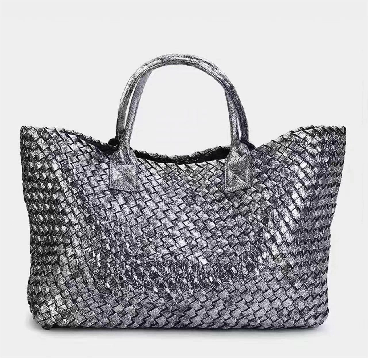 Large Handwoven Vegan Leather Tote/Weekend Bag in Onyx I Trendy Boutique Style ! Handmade Gift for Her Comfort Grip Practical Functionality
