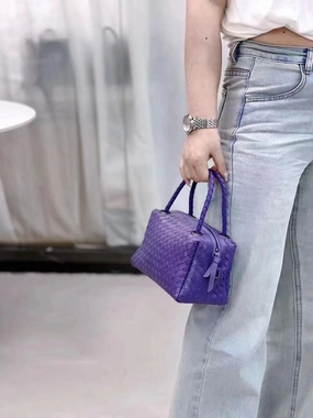 Urban Mobility Lightweight Gear Luxury Women's Lambskin Woven Boston Crossbody Bag | Handcrafted Versatile Shoulder Bag