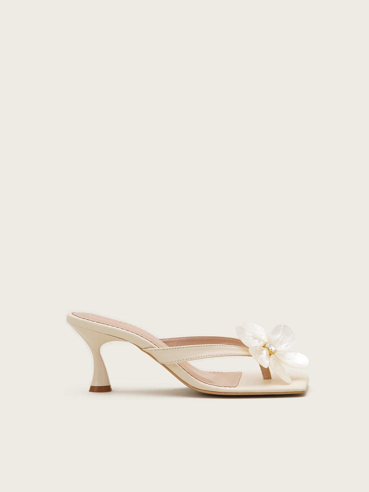 Fashion Utility Travel Essential Fleurs Blanches Sandals Lightweight Companion