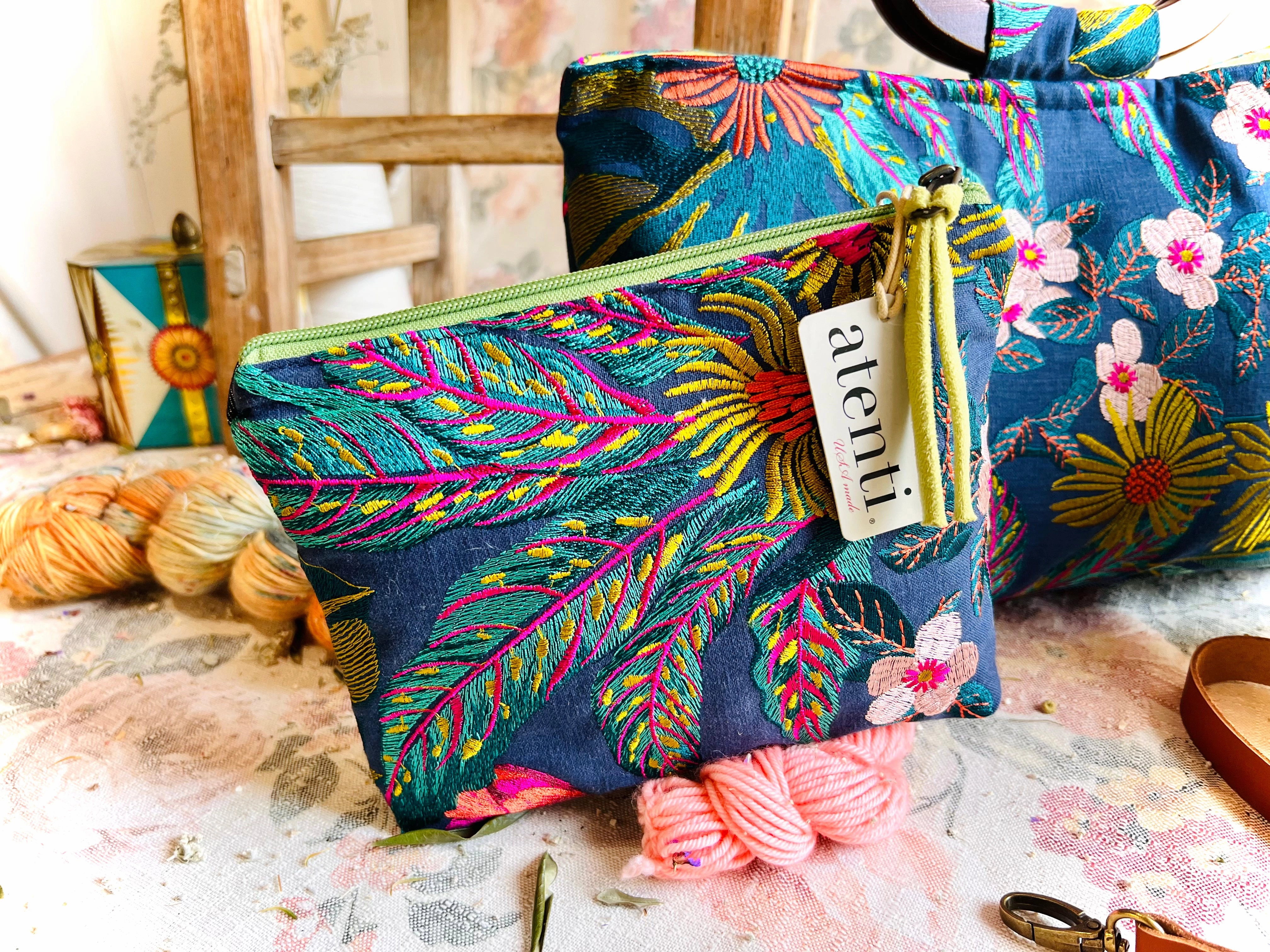 Practical Companion Fashion Utility Flora Divina, Handbag