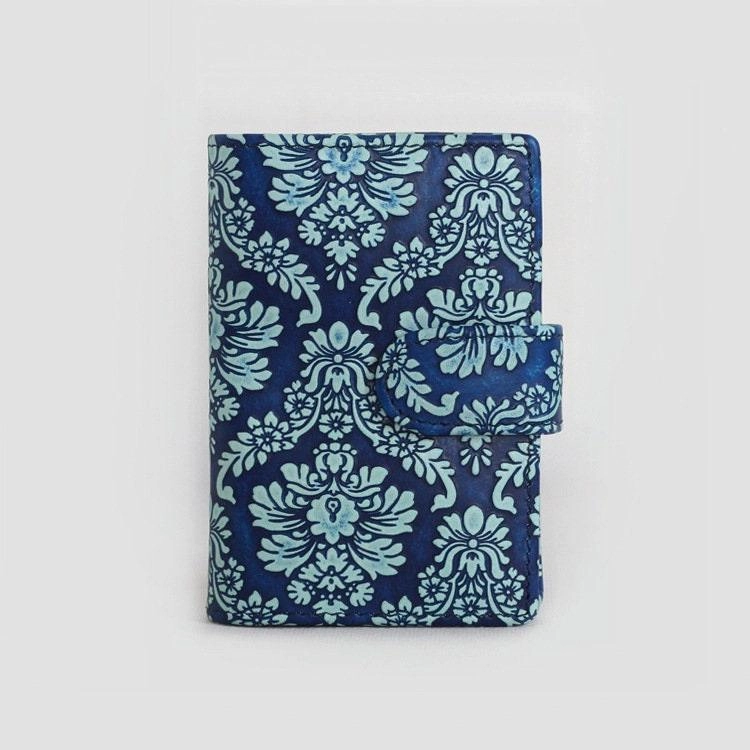 Everyday Durability Effortless Chic Handcrafted Leather Card Holder, Leather Card Wallet, Women Credit Card Holder, Leather Card Holder Wallet ,Embossed Bag Leather Wallet