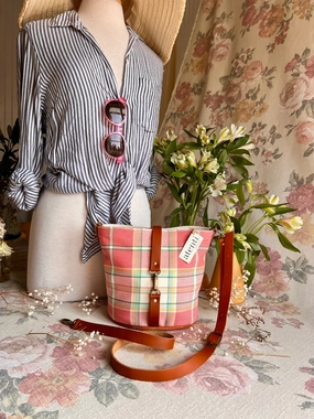 Bubblegum Halle Bucket Bag Classic Appeal