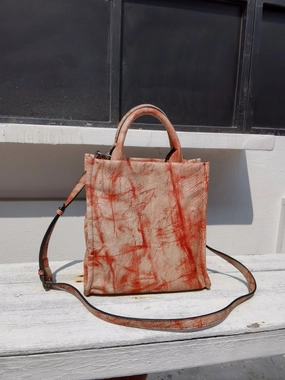 Lightweight Functionality Handcrafted Luxurious Italian Full Grain Leather Shoulder Bag Collection