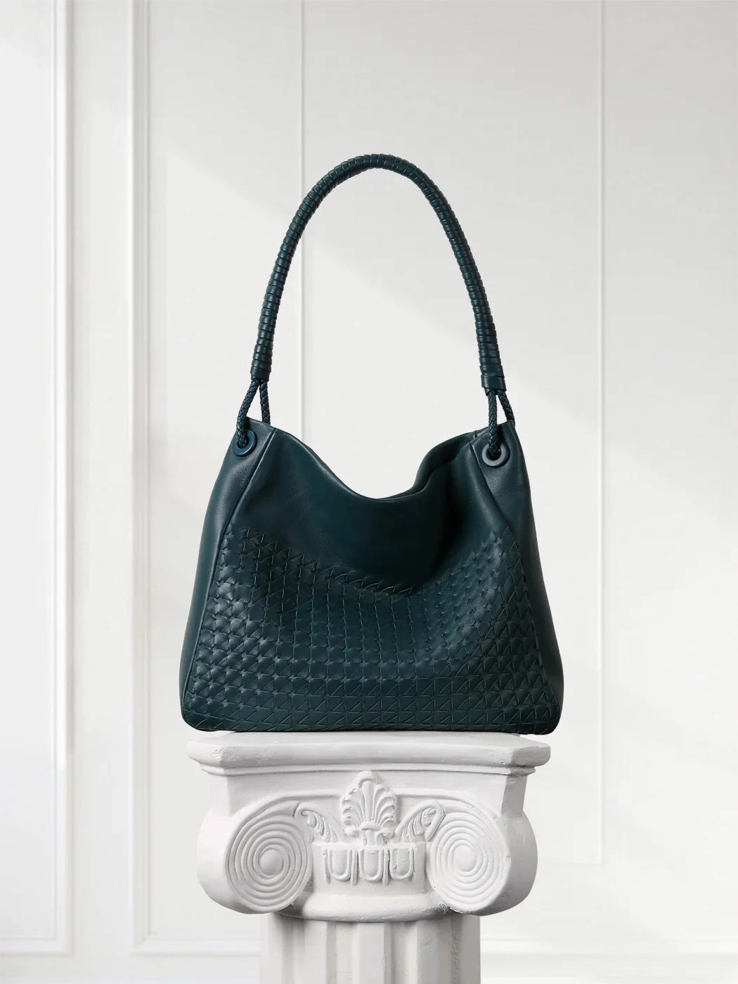 Secure Storage Work Essential Handwoven Lambskin Leather Tote Bag for Women, Luxury Slouchy Large Shoulder Hobo Woven Tote