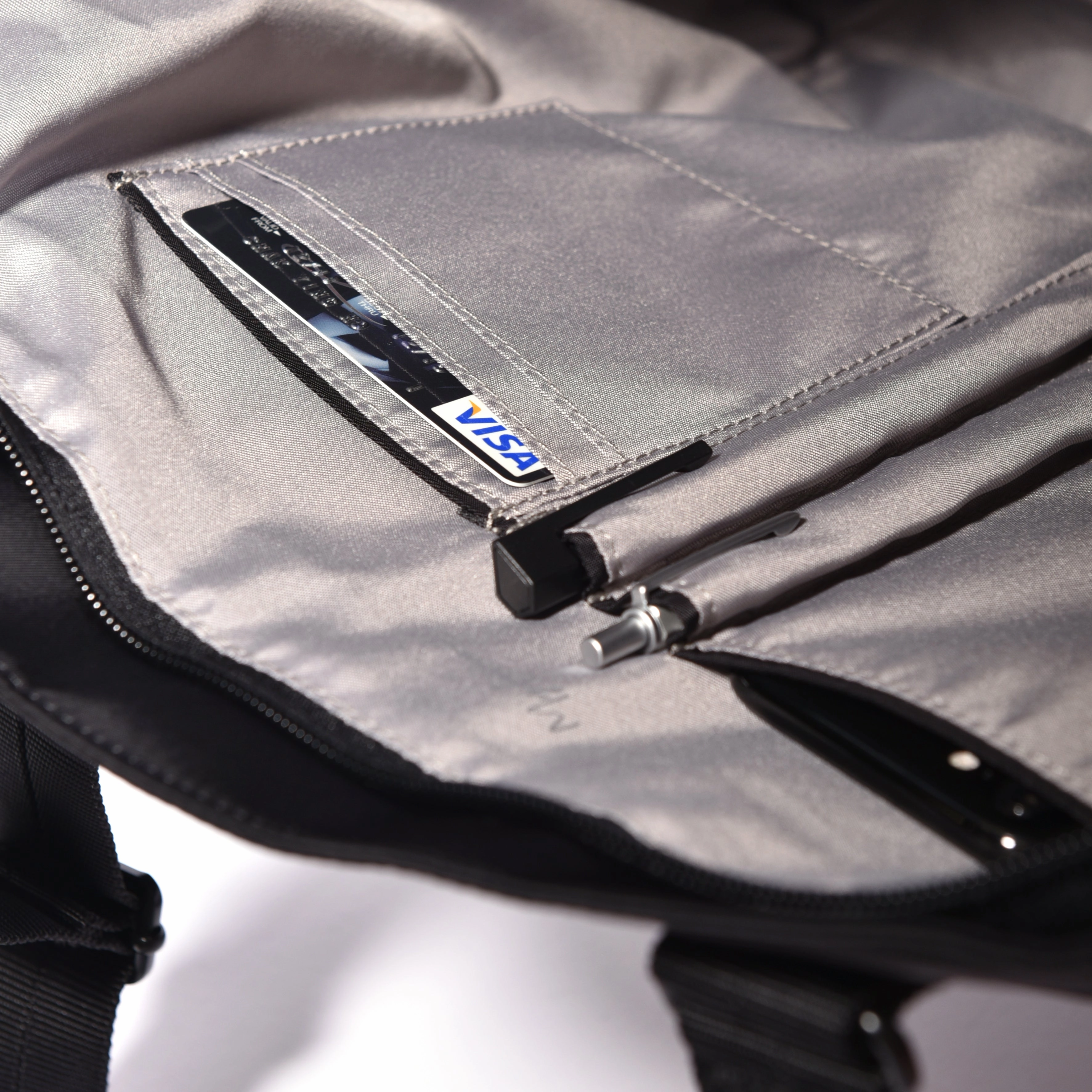 Bold Spirit Daily Look Hedgren: Inner City Elvira HIC424