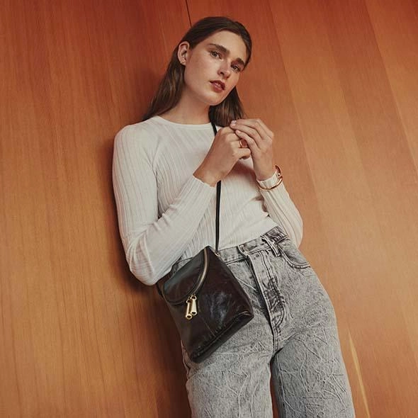 Elegant Outline Hobo Fern Crossbody In Pebbled Leather