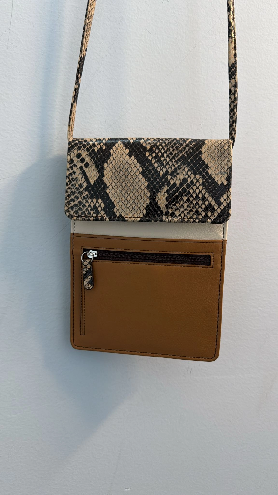 ILI New York Multi MULTICOLOR SLIM CROSSBODY 6824 Outdoor Explorer Practical Travel