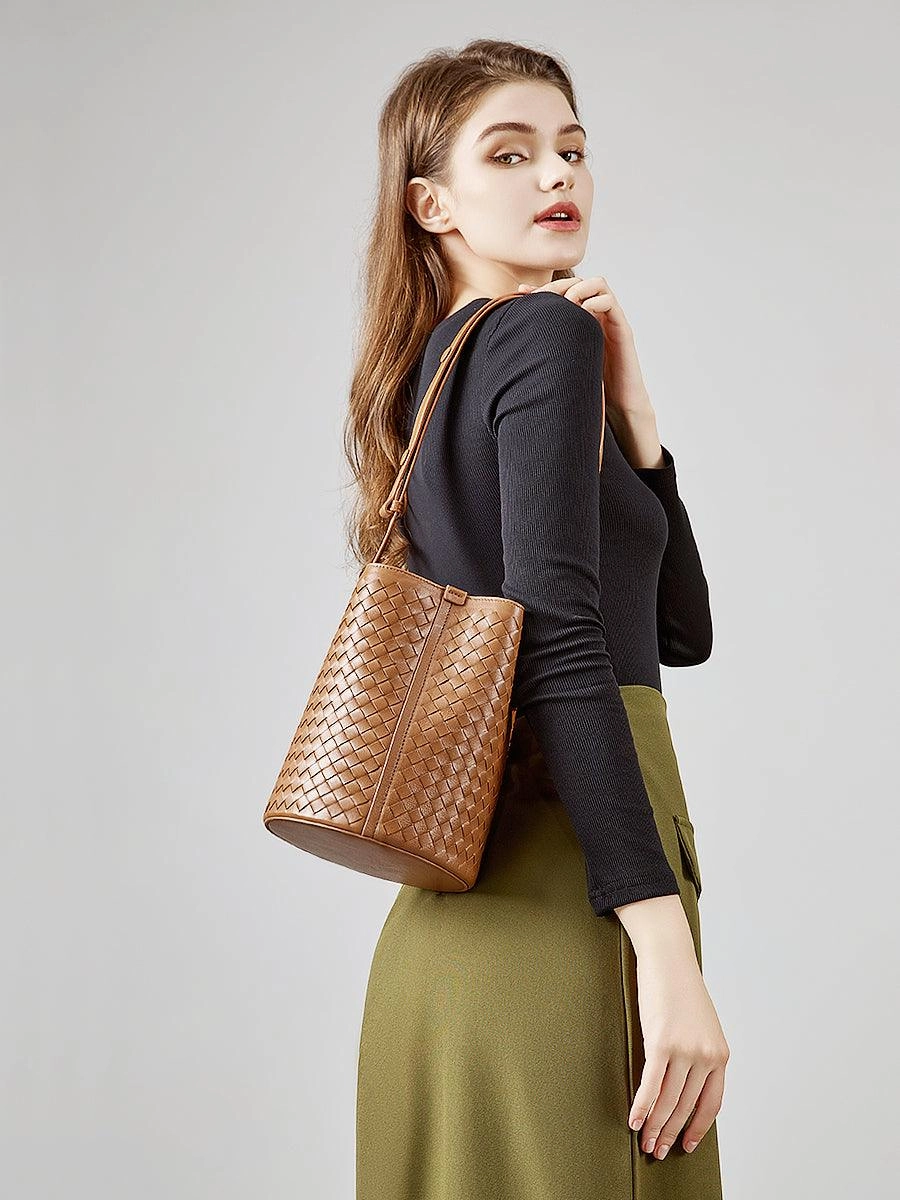 Lightweight Function Lightweight Feel Interwoven Lambskin Leather Bucket Bag, Small Shoulder Bag,  Woven Purse Women Classic bag Crossbody Designer  Bag, Designer Bag