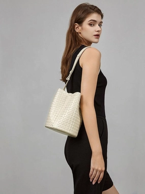 Elegant Simplicity Practical Functionality Interwoven Lambskin Leather Bucket Bag, Small Shoulder Bag,  Woven Purse Women Classic bag Crossbody Designer  Bag, Designer Bag
