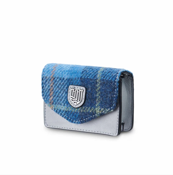 Compact Solution Islander? The Card Case