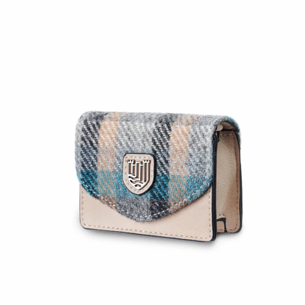 Islander? The Card Case Handy storage wallet