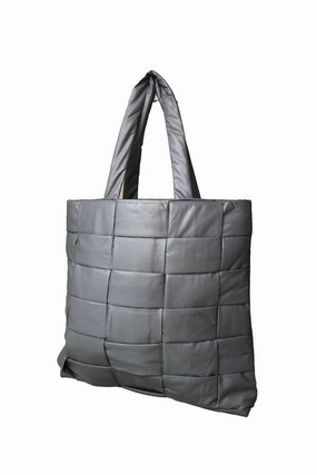 Jayley Hand Knitted Isla Bag PBG39A-03 Sleek Feature