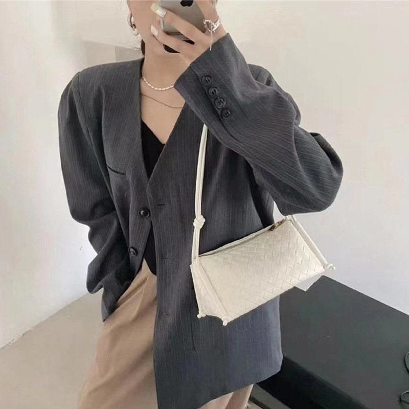 Casual Function Knotted Intrecciato Real  Leather Shoulder Bag, Small Handcrafted Woven Pouch, Daily Fashion Designer Bag, Triangle Summer Leather Bag
