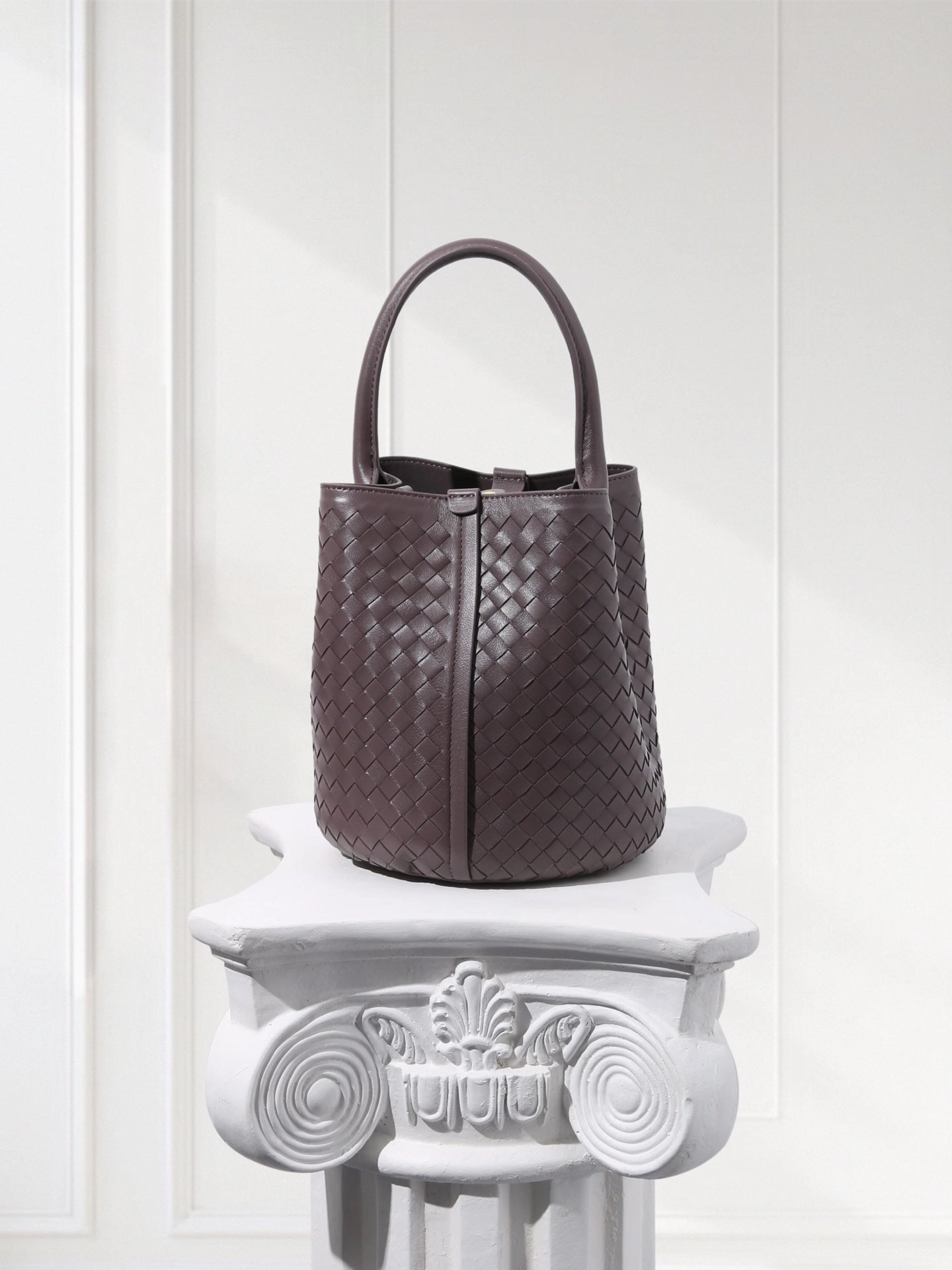 Comfort Carry Gear Compact Lifestyle Lambskin Leather Bucket Bag Handwoven, Small Shoulder Bag,  Woven Purse Women Classic bag Crossbody Designer  Bag, Birthday Gift For Her