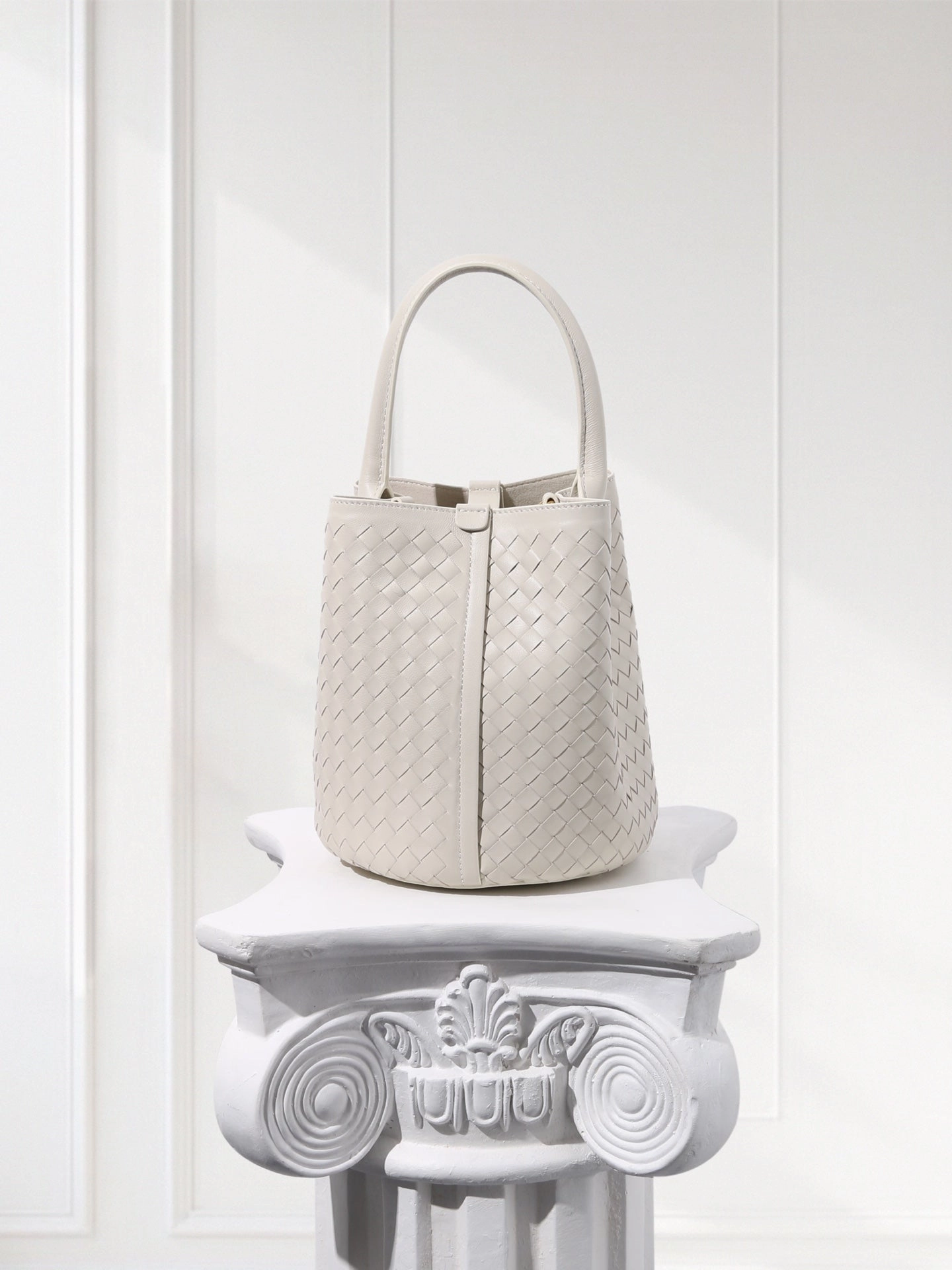 Lightweight Functionality Comfort Fit Lambskin Leather Bucket Bag Handwoven, Small Shoulder Bag,  Woven Purse Women Classic bag Crossbody Designer  Bag, Birthday Gift For Her