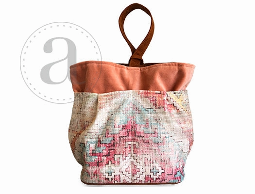 Outdoor Moment Mystic Tall Caddy