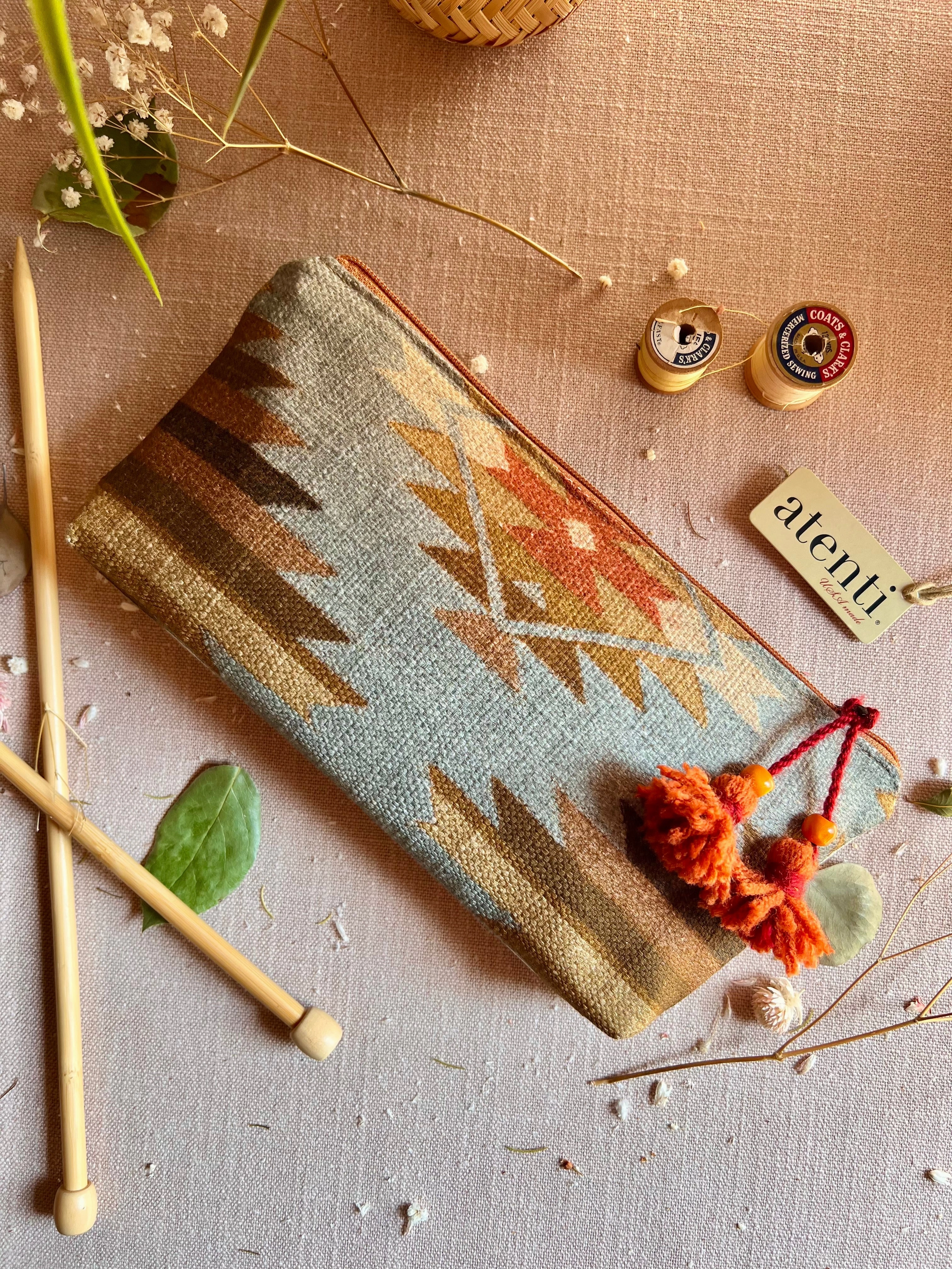 Maven Tall Tool Pouch Elegant Daily Travel Ready