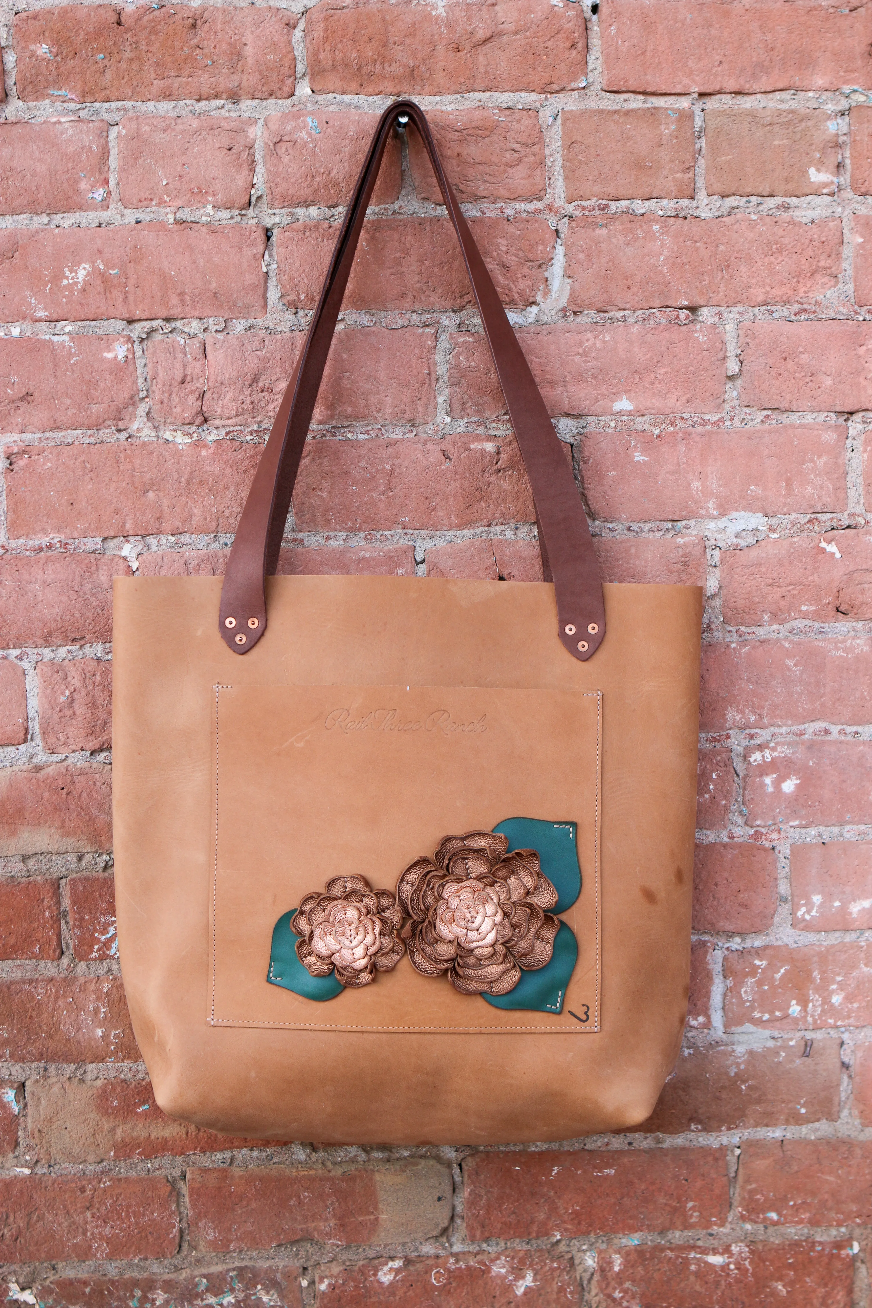 Leisure Day Leather Tote Bag