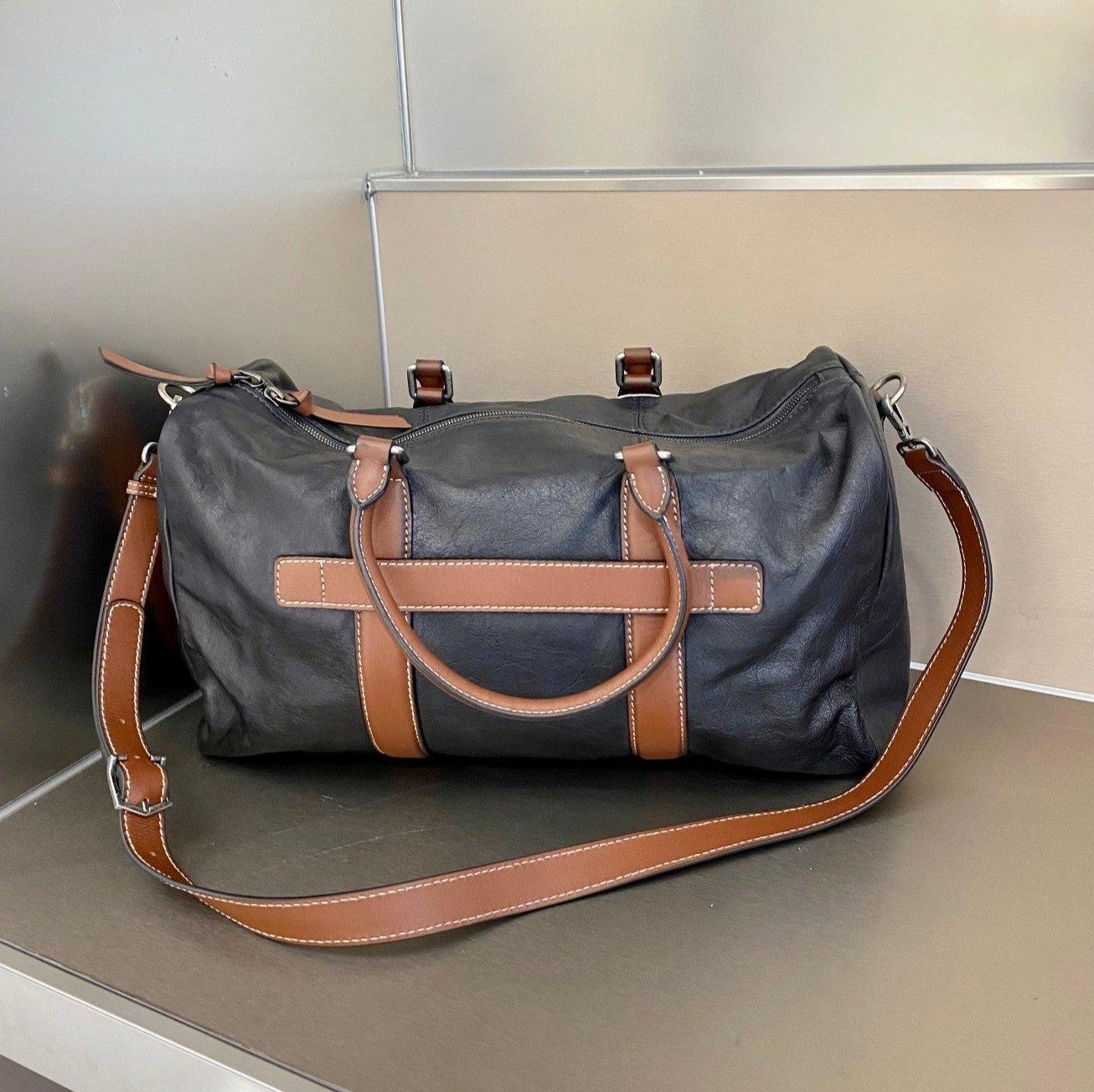 Trendy Travel Handcrafted Unisex Minimalist Full-Grain Leather Duffle Bag, Durable & Stylish Travel Companion, Camping Bag with Handheld and Crossbody Design