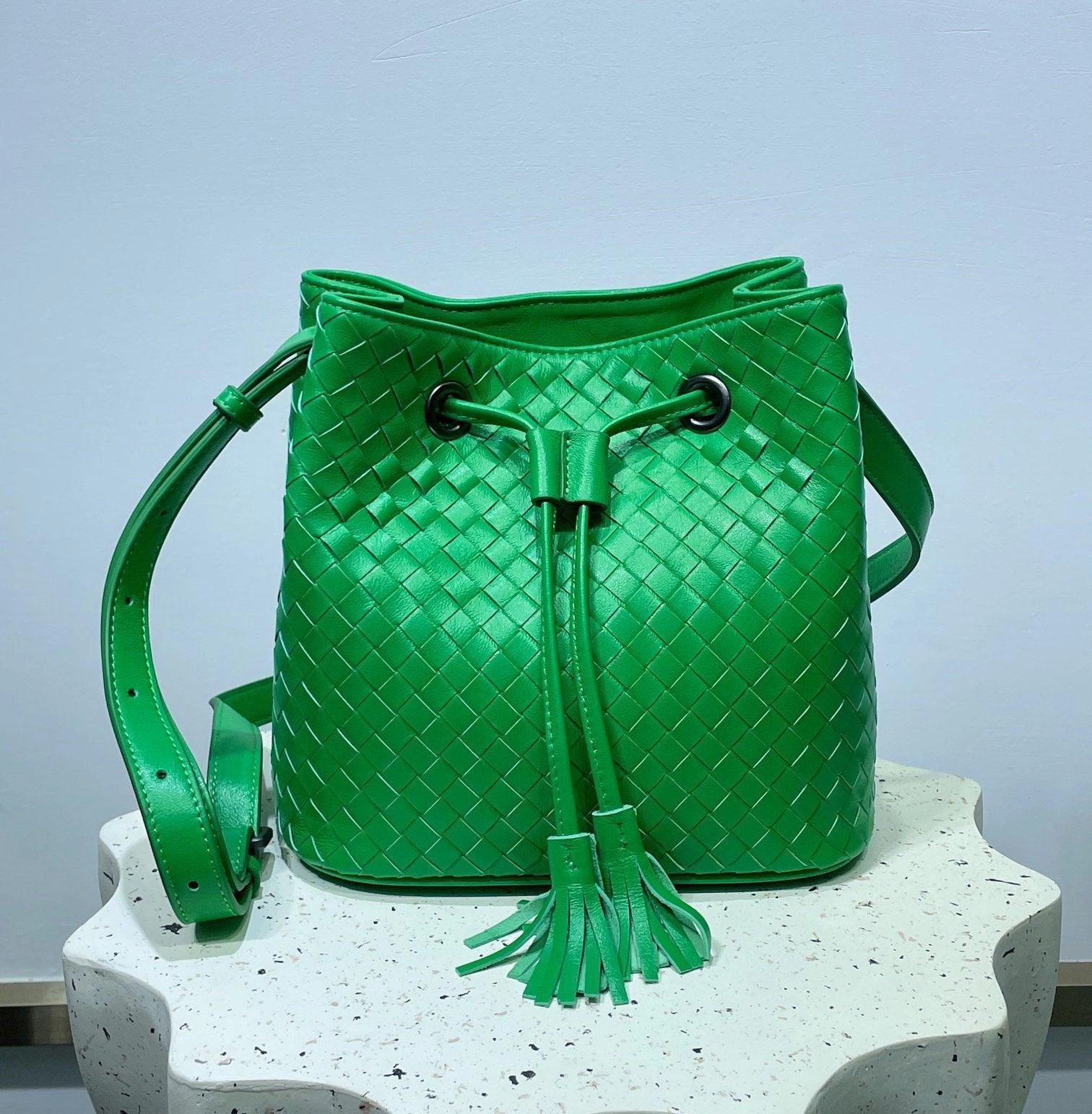 Timeless Function Drawstring Lambskin Leather Bucket bag |  Handwoven Medium Shoulder Purse Women's Cinch Designer Bag, Crossbody Crossover, Must-have Bag