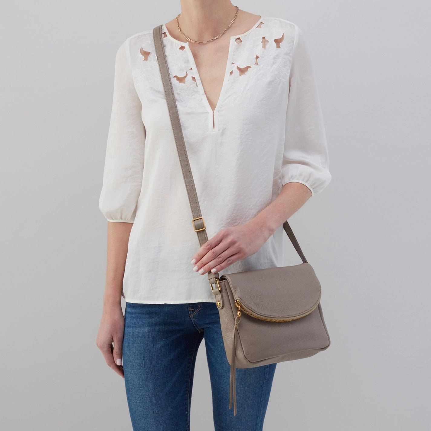 Hobo Fern Messenger Crossbody Lightweight Look