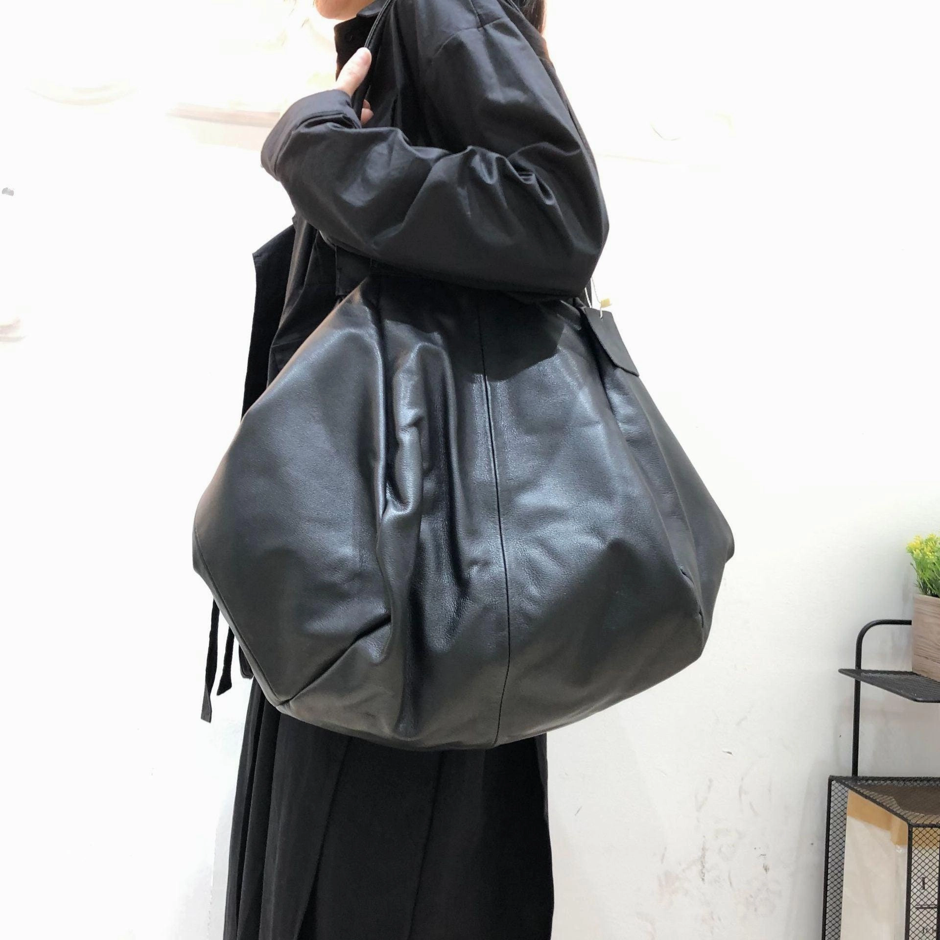Casual Everyday OVERSIZED Slouchy Tote, Black Handbag for Women, Full Grain Leather Bag, Every Day Bag, Leather carry on, Handcrafted Bag, Gift for Her