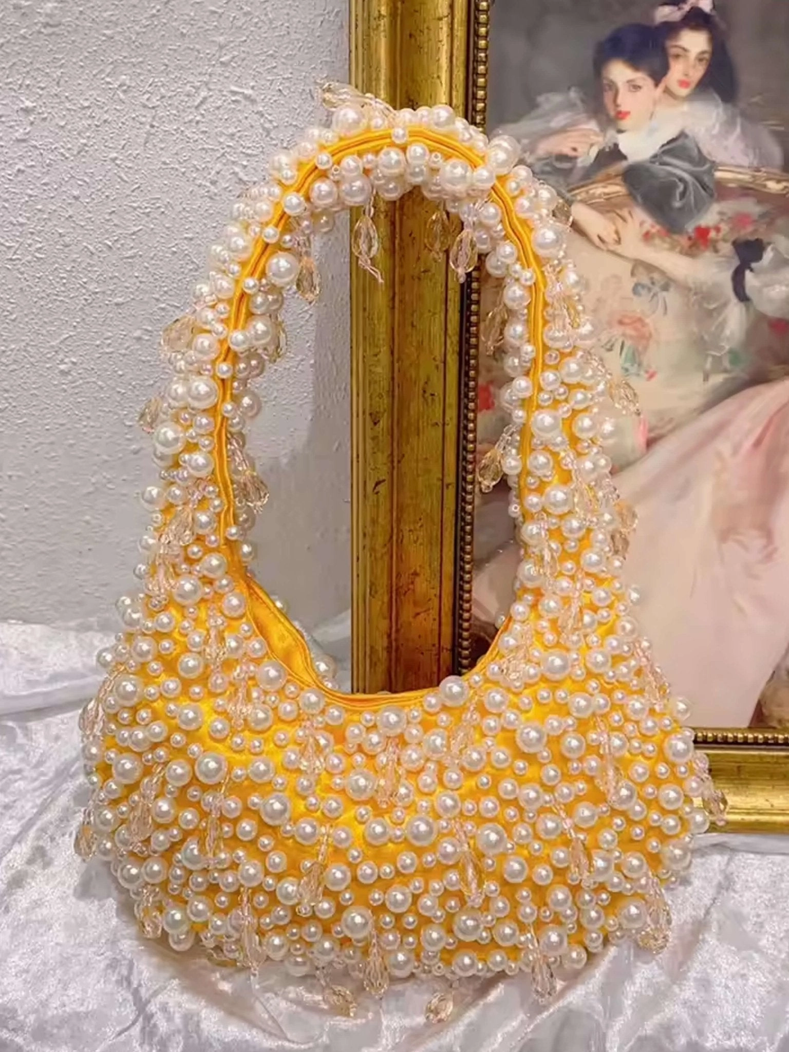 Durable Build Pearl Beaded Shoulder Bag ?C Elegant Statement Handbag for Special Occasions