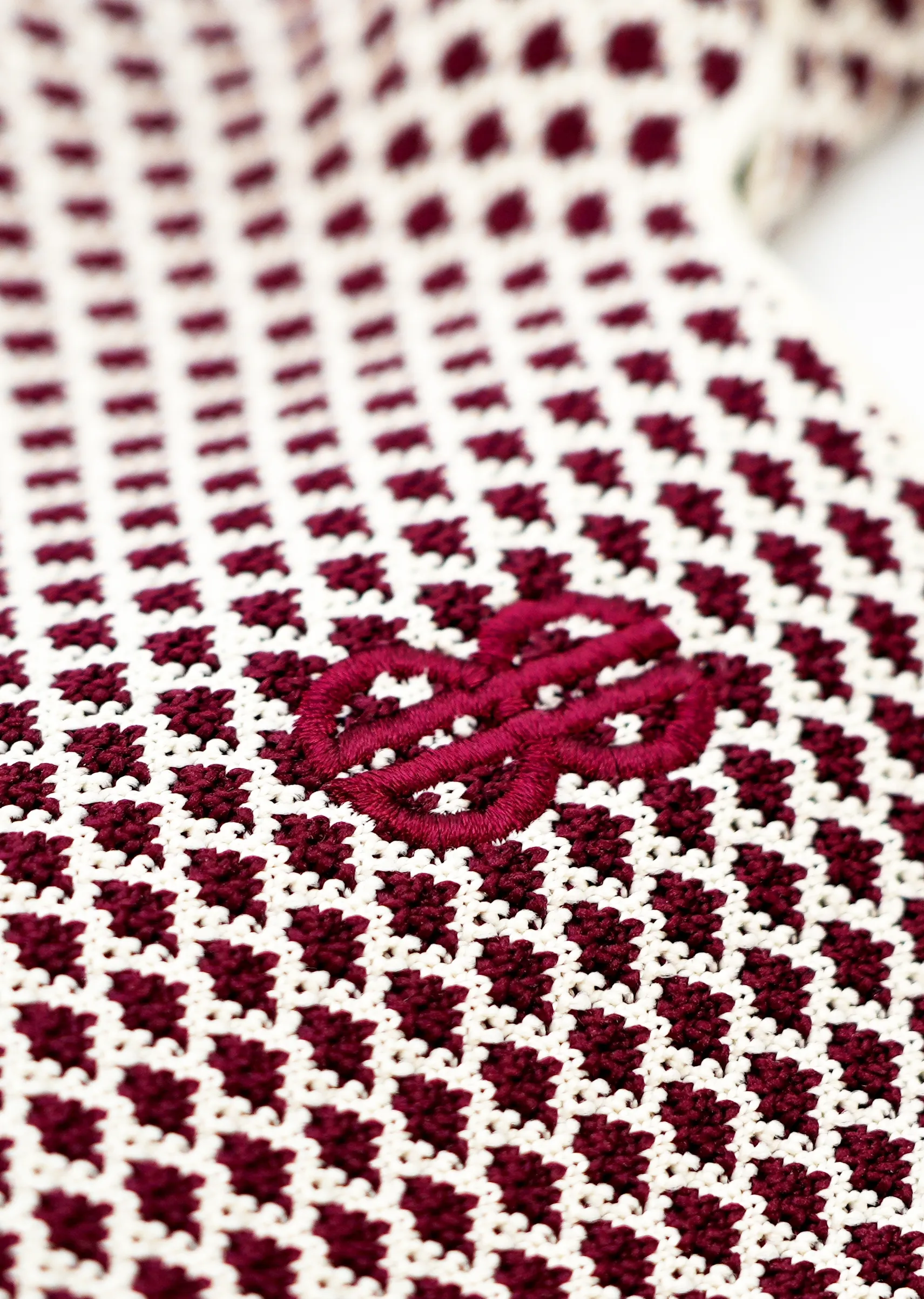 Stylish Utility Padded Handle Sutton City Tote - Wine Diamond - Small