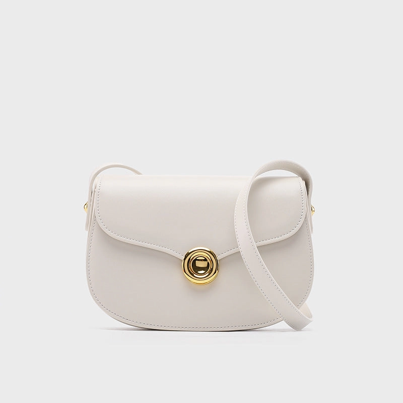 Victoria | Black Leather Saddle Bag ?C Classic & Chic Functional Journey