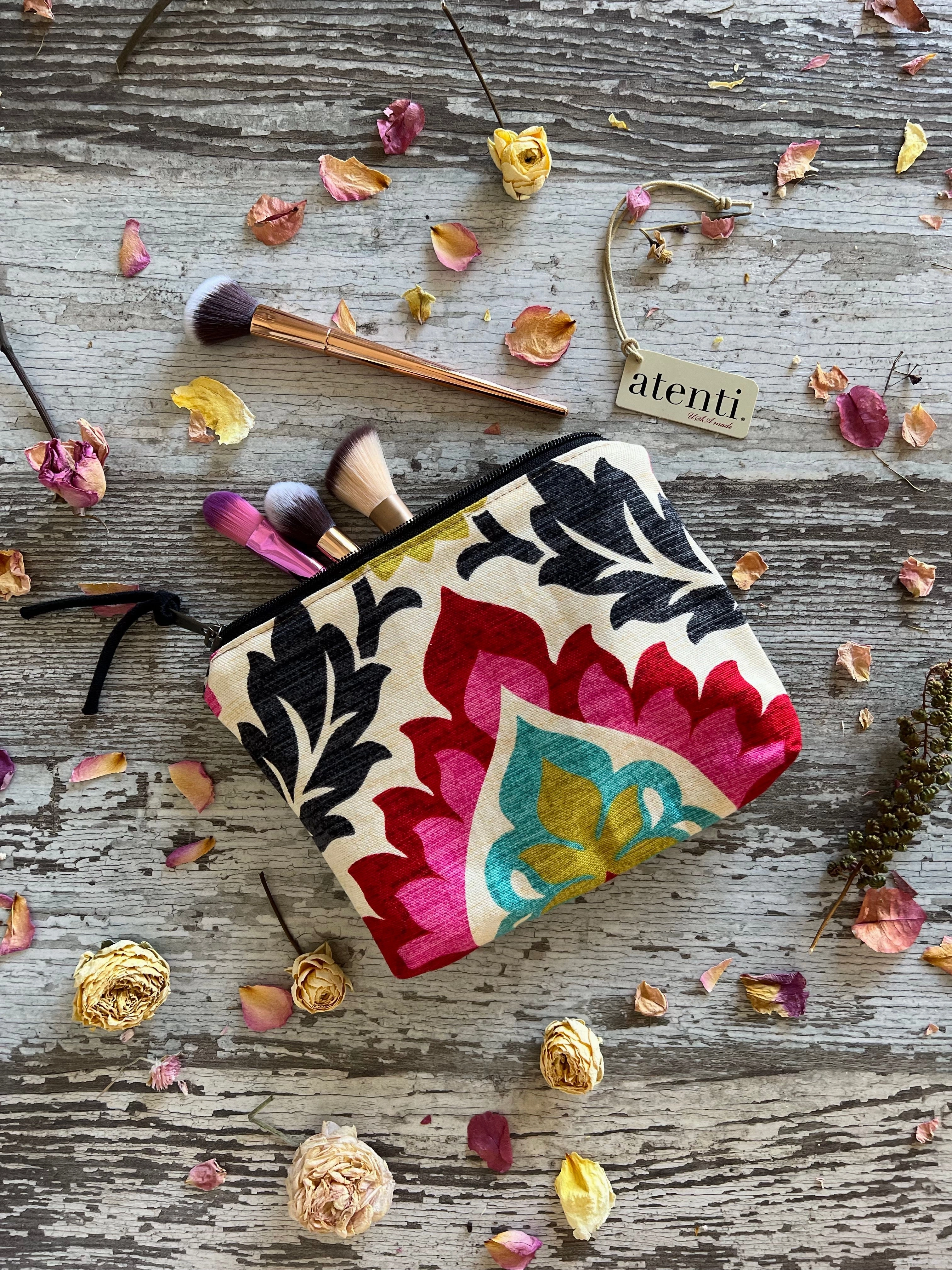 Minimalist Design Santa Maria Accessories Pouch