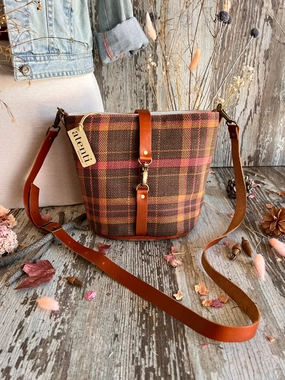 Scottie Halle Bucket Bag Stylish Design Utility Focus