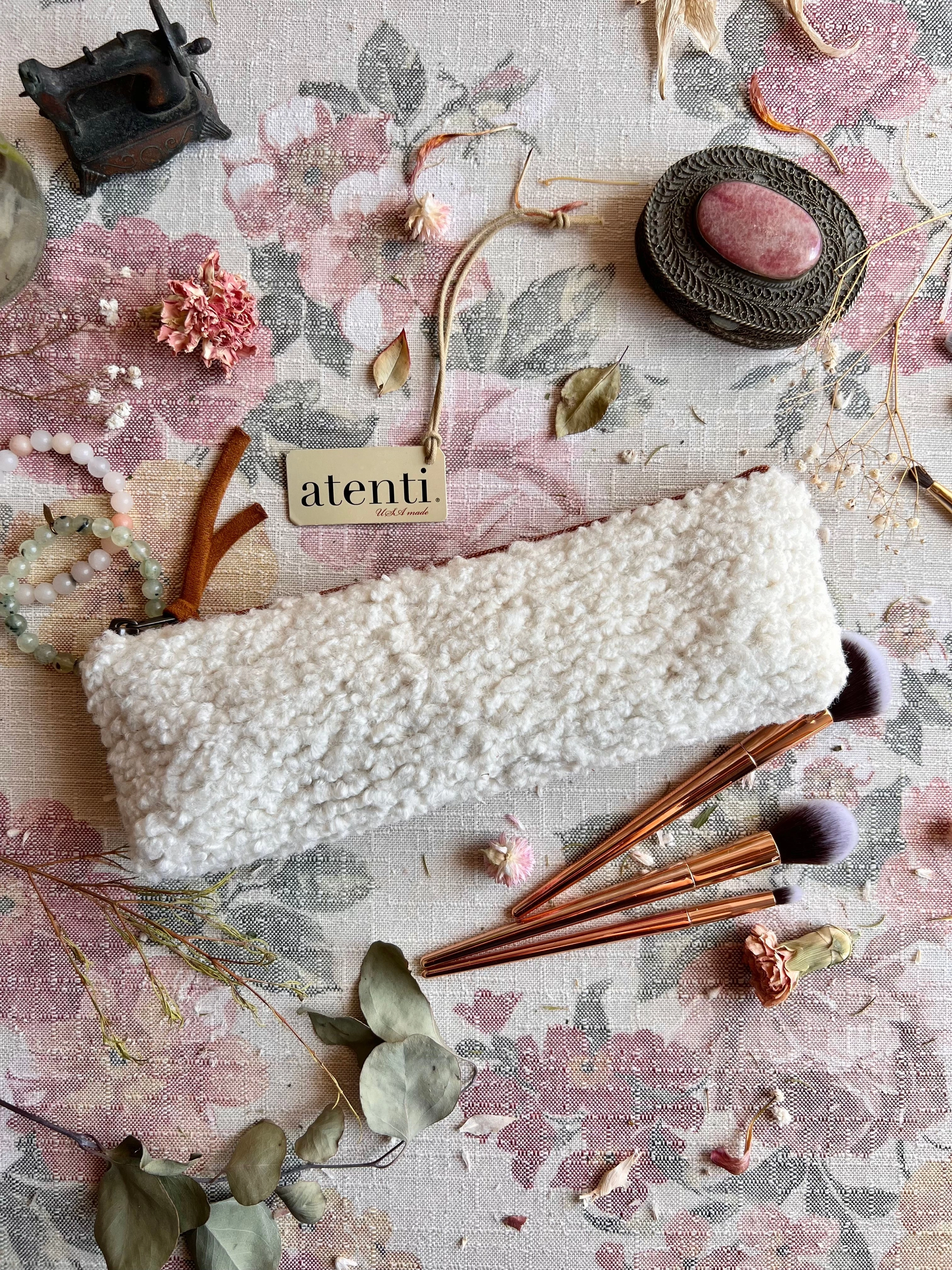 Sherpa Tool Pouch Holiday look