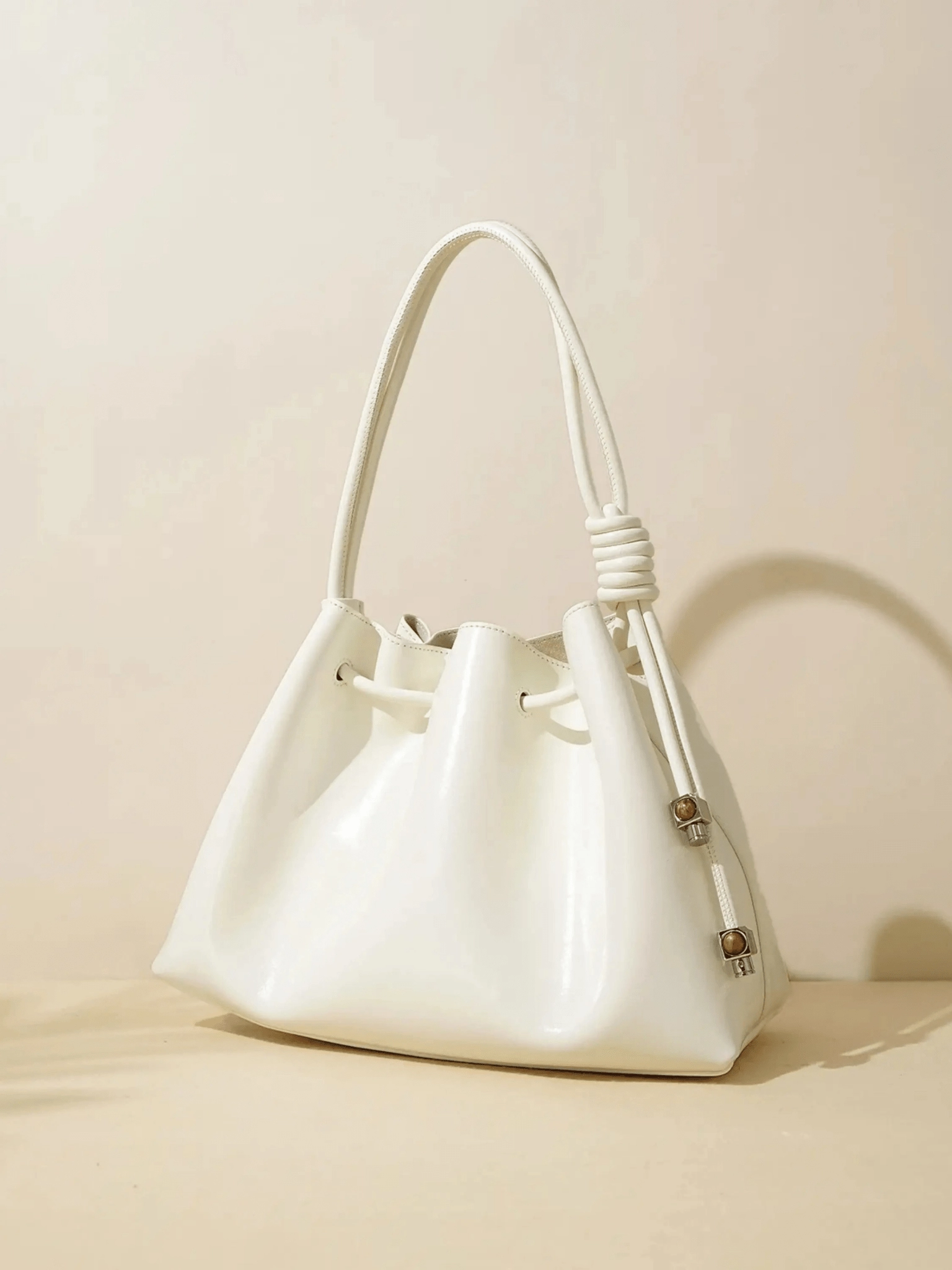 Functional Daily Mila | Luxe Caramel Leather Bucket Bag ?C Chic & Spacious