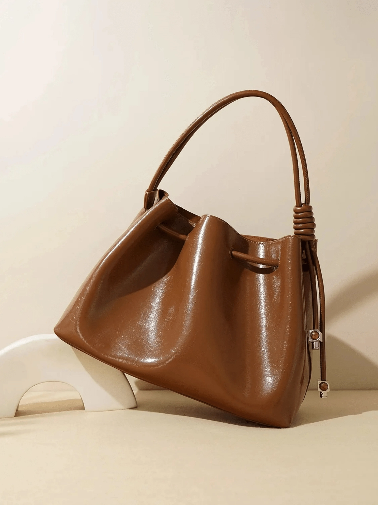 Timeless elegance Mila | Luxe Caramel Leather Bucket Bag ?C Chic & Spacious
