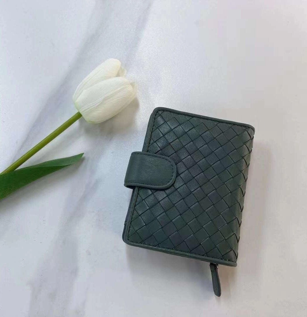 Small Lambskin Leather Interwoven Wallet, Women Woven Leather Cards Holder, Handcrafted Trifold Wallet, Designer Wallet, Women Purse Flexible Carry
