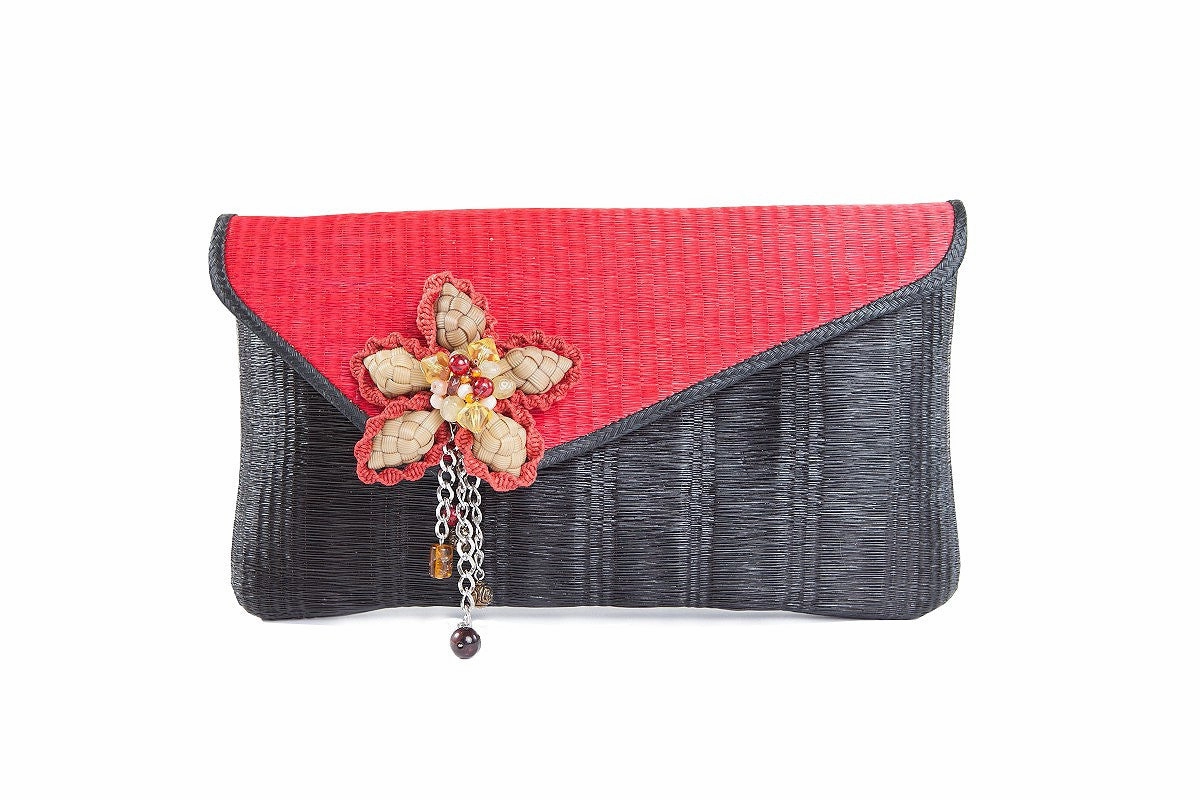 Premium Finish Minimal Piece Sofia