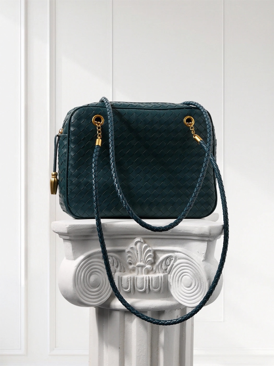 Minimalist Function Handmade Woven Lambskin Leather Shoulder Bag, Luxury Box Purse, Vintage Bowling Style Women??s Commuter Handbag